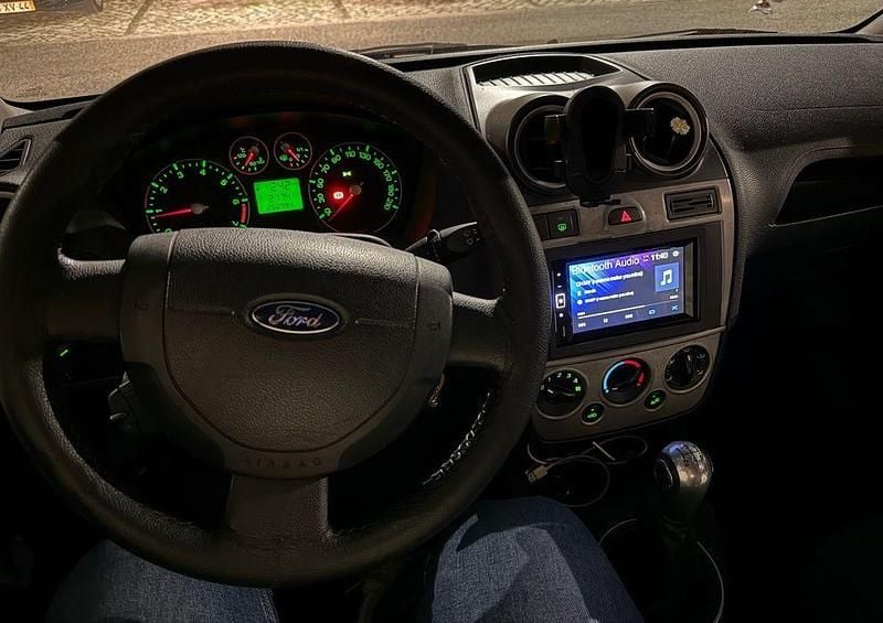 Usado Ford Fiesta 75 HP (55 kW) 2006 Citadino