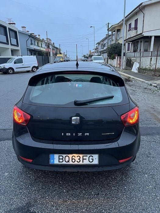 Usado Seat Ibiza Ecomotive 75 HP (55 kW) 2010 Sedan