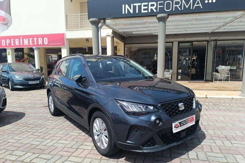 Cinzento Usado 2024 Seat Arona Style SUV | € 21.900 (Preço elevado) - Imagem 1/4