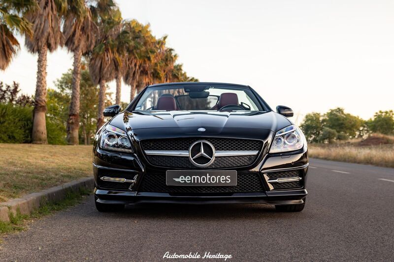 Preto Usado 2014 Mercedes SLK250 AMG Cabrios | € 26.750 - Imagem 1/4
