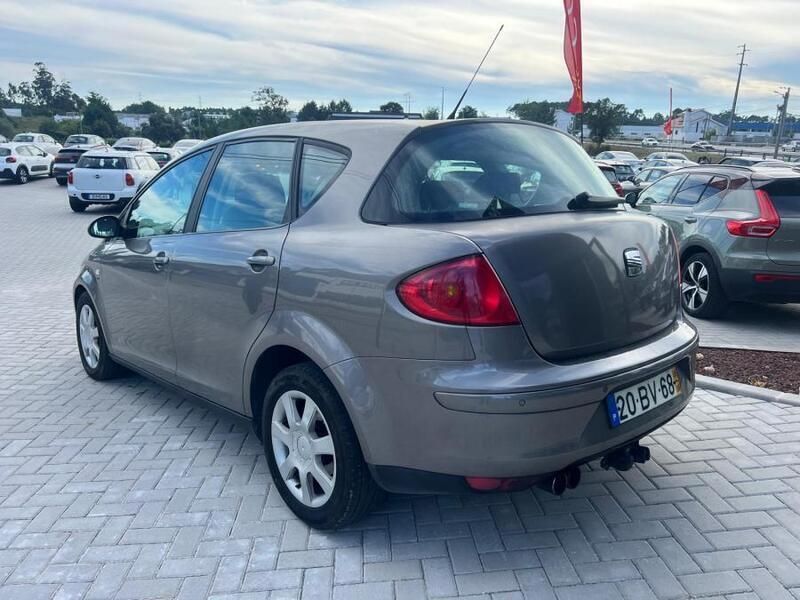 Cinza Usado 2006 Seat Toledo Sport Sedan | € 6.000 - Imagem 1/4