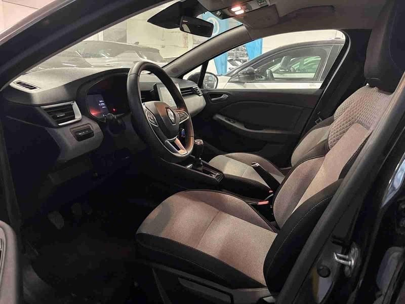 Usado Renault Clio V Evolution 91 HP (66 kW) 2024 Preto