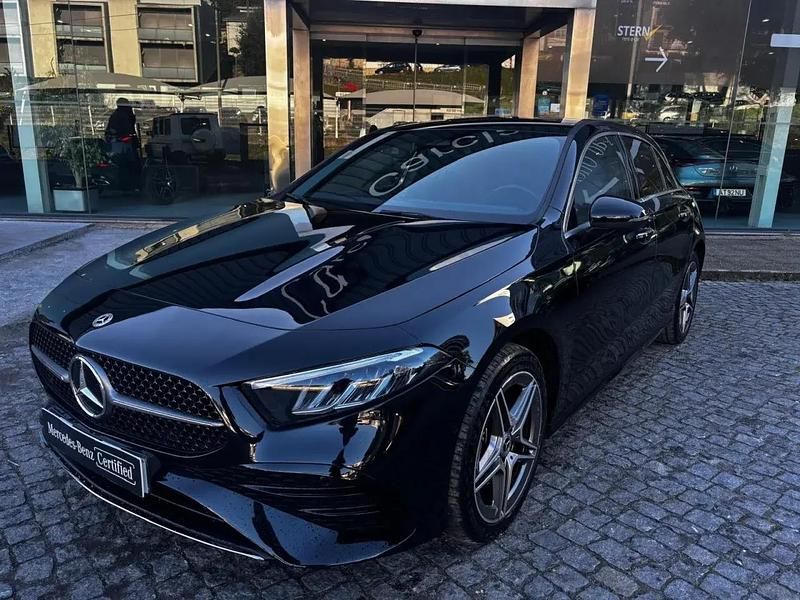 Preto cosmos Usado 2023 Mercedes A250 Advanced Plus Citadino | € 40.500 (Preço justo) - Imagem 1/4