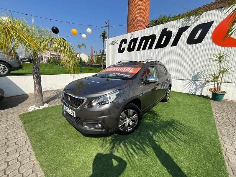 Cinzento Usado 2019 Peugeot 2008 SUV | € 13.900 (Preço justo) - Imagem 1/4