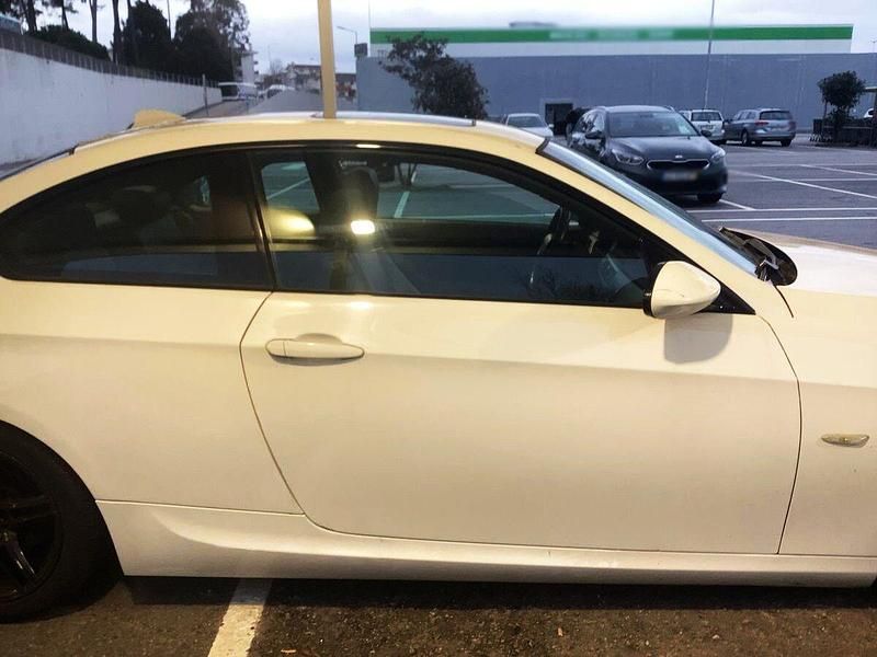 Usado BMW 320 177 HP (130 kW) 2009 Branco Coupé