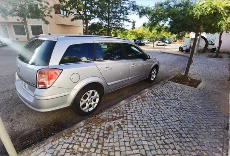 Usado 2006 Opel Astra Sedan | € 3.500 (Preço justo) - Imagem 1/4