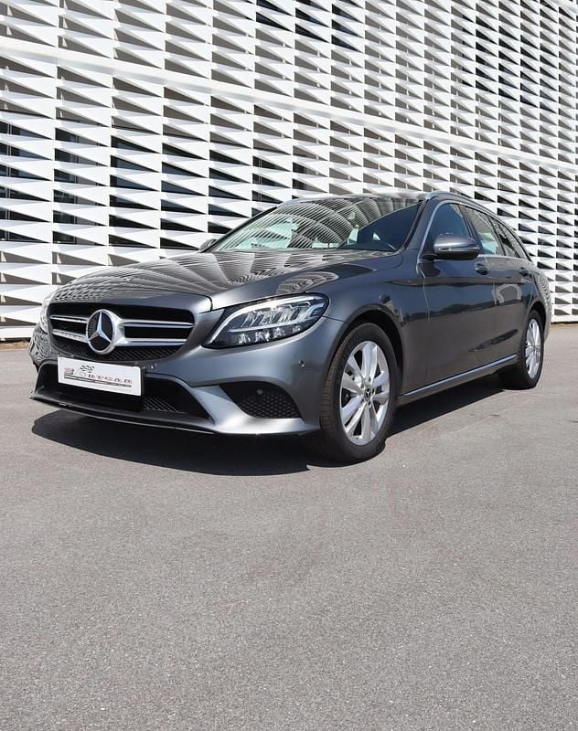 Cinza Usado 2018 Mercedes C180 Avantgarde Carrinha | € 19.750 (Preço justo) - Imagem 1/4