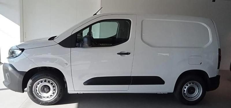 Novo Opel Combo 100 HP (73 kW) 2025 Branco Monovolume