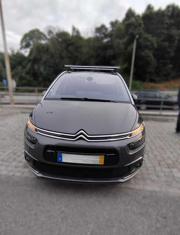 Cinzento Usado 2019 Citroën C4 Picasso Monovolume | € 13.500 (Bom preço) - Imagem 1/4