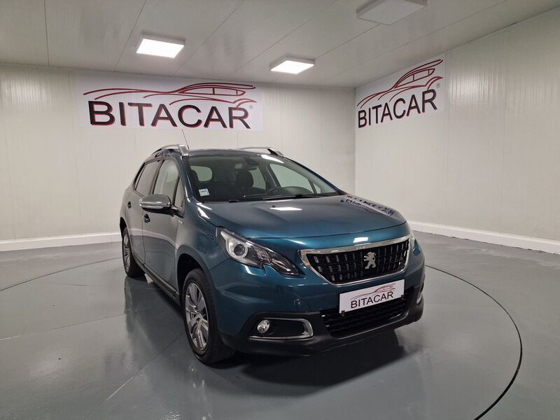 Azul Usado 2018 Peugeot 2008 Style SUV | € 14.950 (Caro) - Imagem 1/4