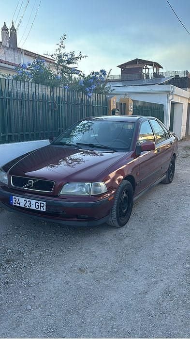 Usado 1996 Volvo S40 Sedan | € 1.950 - Imagem 1/4