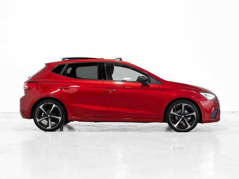 Usado Seat Ibiza FR 116 HP (85 kW) 2024 Vermelho Citadino