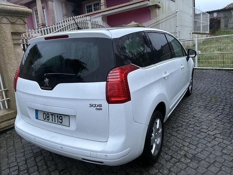 Usado 2013 Peugeot 5008 Sedan | € 6.900 (Bom preço) - Imagem 1/4