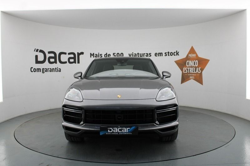 Usado Porsche Cayenne Turbo Coupe 680 HP (500 kW) 2019 Cinzento Coupé