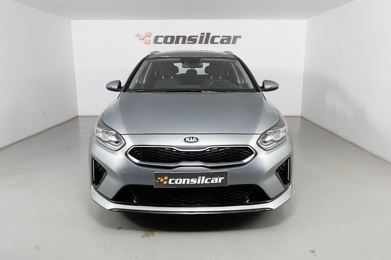 Cinza Usado 2021 Kia Ceed | € 19.980 (Bom preço) - Imagem 1/4