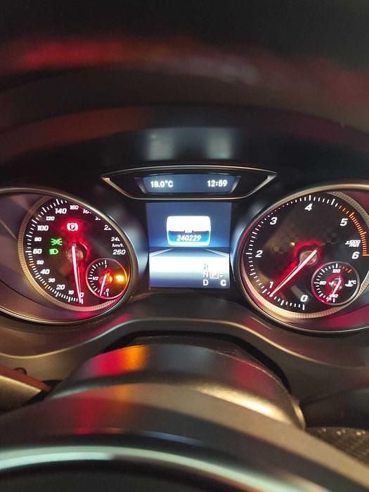 Usado Mercedes A180 AMG line 109 HP (80 kW) 2015 Sedan