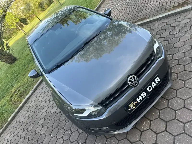 Usado VW Polo Trendline 90 HP (66 kW) 2011 Cinza escuro Citadino