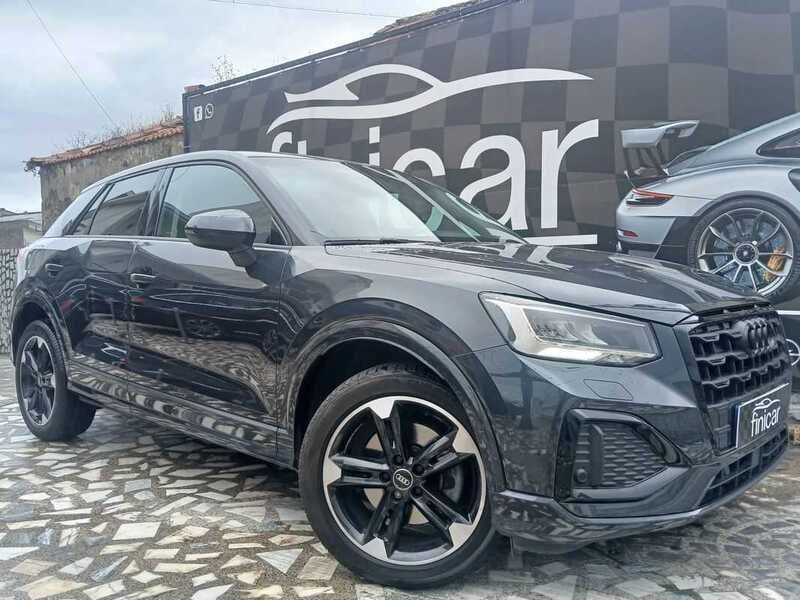 Cinza Usado 2022 Audi Q2 Advanced SUV | € 29.990 - Imagem 1/4