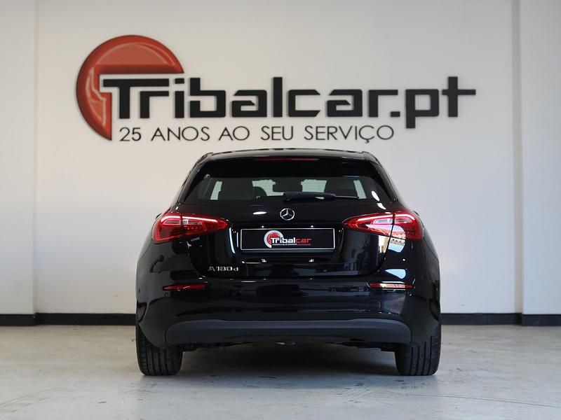 Usado Mercedes A180 Style 116 HP (85 kW) 2018 Preto