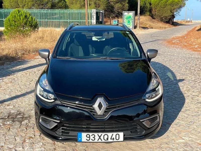 Usado Renault Clio GrandTour 90 HP (66 kW) 2019 Preto Carrinha