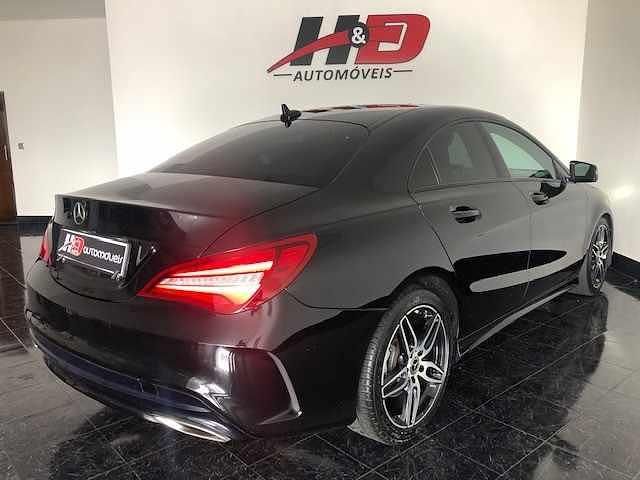 Usado Mercedes CLA180 109 HP (80 kW) 2018 Preto Sedan