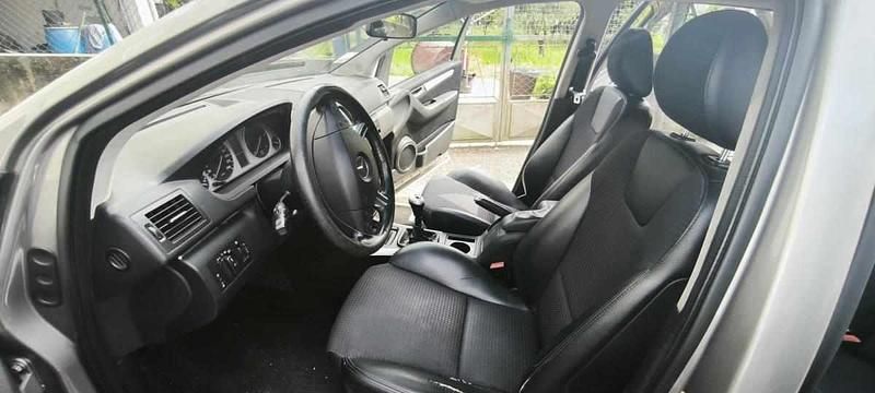 Usado Mercedes B200 140 HP (102 kW) 2006 Cinzento Monovolume