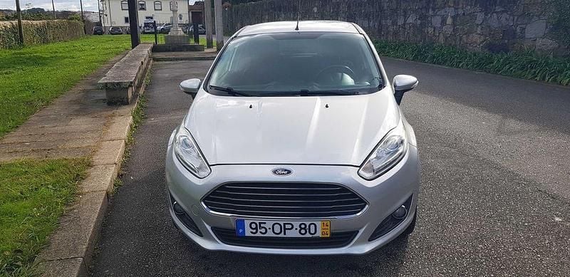 Usado Ford Fiesta Titanium 80 HP (58 kW) 2014 Citadino