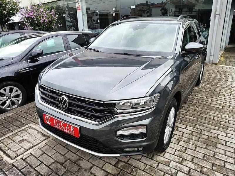 Cinza Usado 2020 VW T-Roc Style SUV | € 20.900 (Preço justo) - Imagem 1/4
