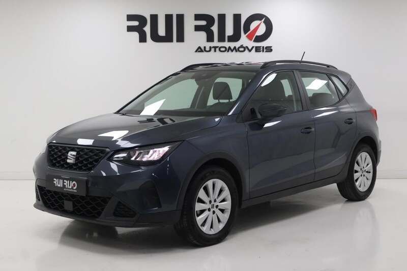 Cinza Usado 2023 Seat Arona Style SUV | € 16.900 (Preço justo) - Imagem 1/4