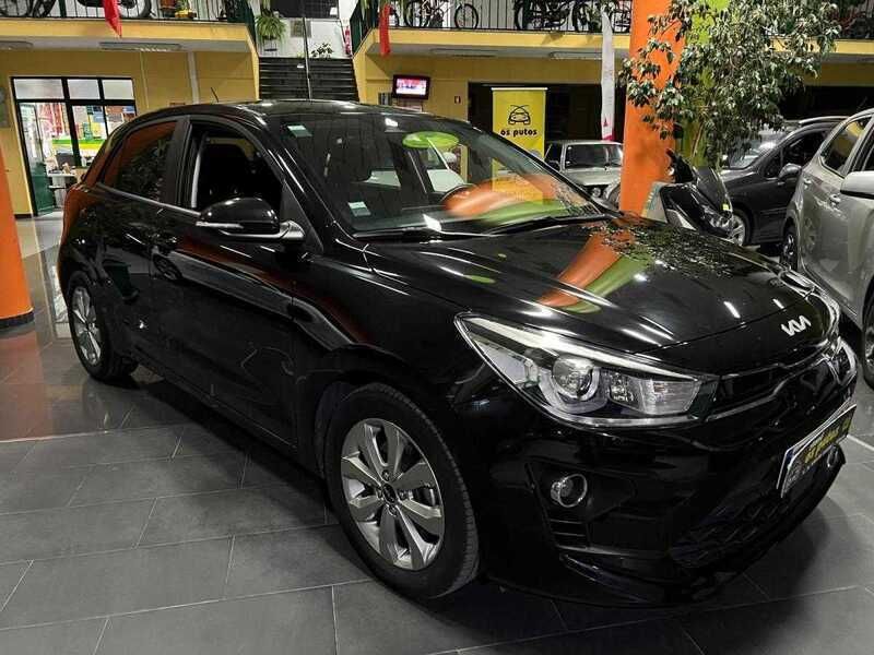 Preto Usado 2023 Kia Rio | € 17.350 (Preço justo) - Imagem 1/4