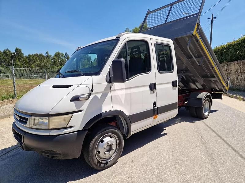 Branco Usado 2005 Iveco Daily Sedan | € 17.900 - Imagem 1/4