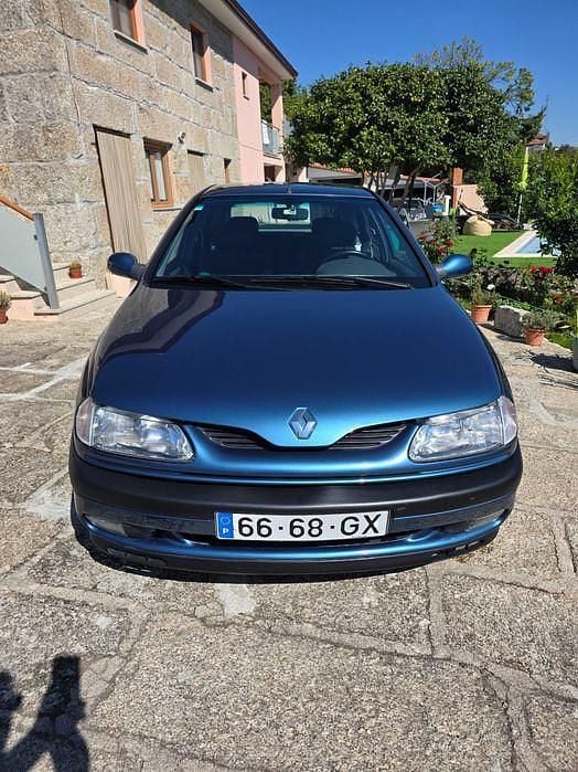 Usado 1996 Renault Laguna Sedan | € 2.900 - Imagem 1/4
