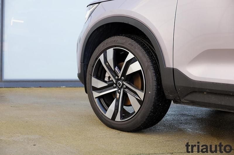Usado Volvo XC40 Plus 163 HP (119 kW) 2025 Cinzento SUV
