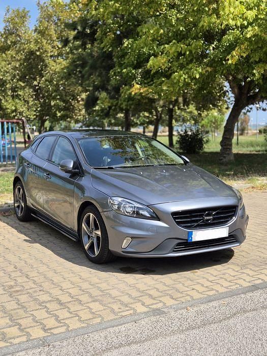 Usado 2015 Volvo V40 R-Design Carrinha | € 13.000 (Preço elevado) - Imagem 1/4