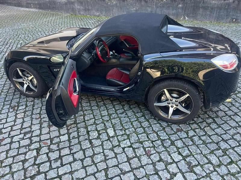 Usado Opel GT 264 HP (194 kW) 2009 Preto Cabrios