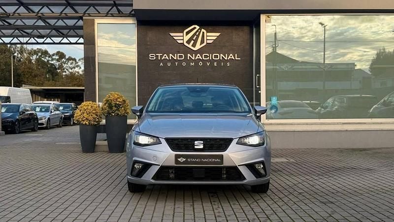 Cinzento Usado 2023 Seat Ibiza | € 14.250 (Bom preço) - Imagem 1/4