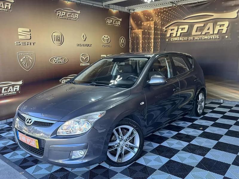 Cinza escuro Usado 2008 Hyundai i30 Comfort | € 7.750 - Imagem 1/4