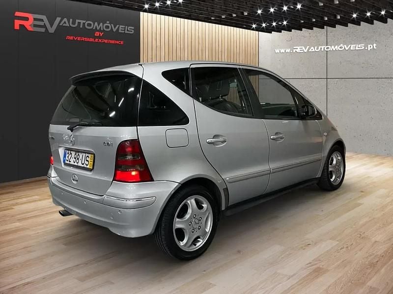 Usado Mercedes A170 Avantgarde 95 HP (69 kW) 2003 Cinza prata