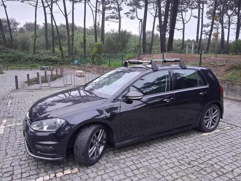 Usado VW Golf VII 105 HP (77 kW) 2014 Preto Citadino