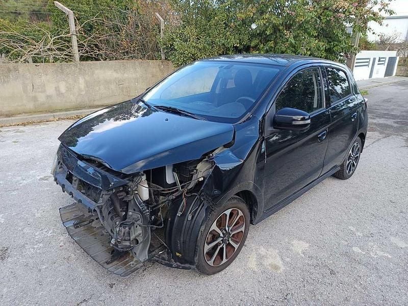 Usado Mitsubishi Space Star 71 HP (52 kW) 2021 Sedan