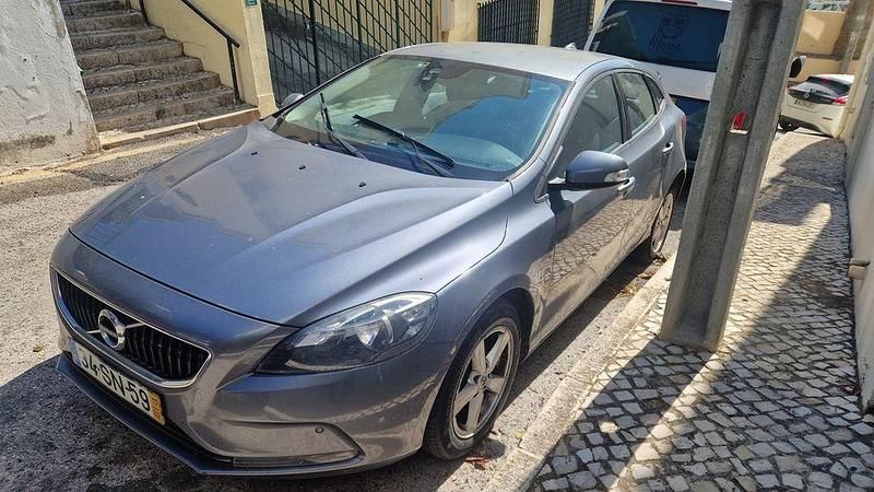 Usado 2017 Volvo V40 Sedan | € 9.950 (Super Preço) - Imagem 1/4