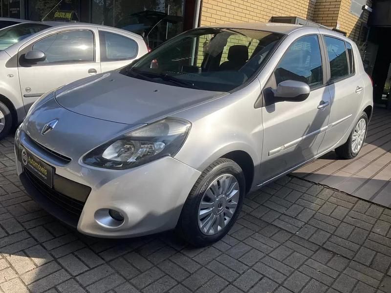 Cinza prata Usado 2010 Renault Clio II Dynamique | € 6.250 (Preço elevado) - Imagem 1/4