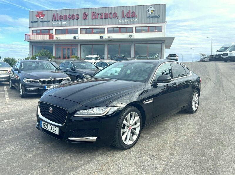 Preto Usado 2018 Jaguar XF Prestige Sedan | € 31.800 - Imagem 1/4
