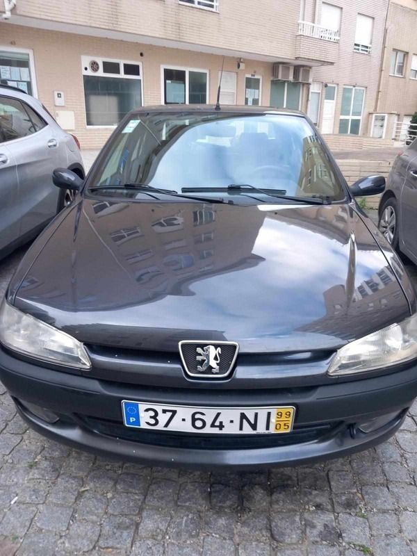 Cinzento Usado 1999 Peugeot 306 Citadino | € 1.900 - Imagem 1/4