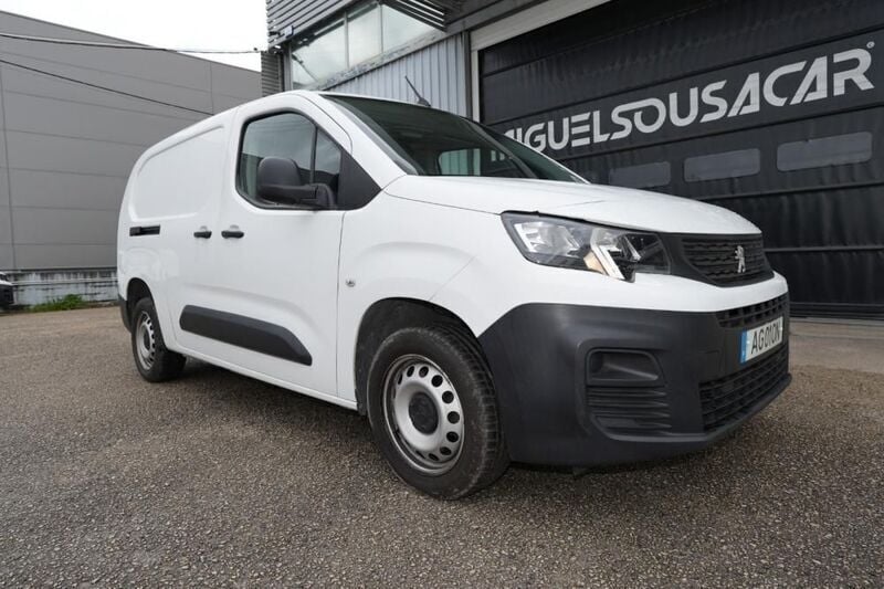 Branco Usado 2021 Peugeot Partner Monovolume | € 13.500 (Preço justo) - Imagem 1/4