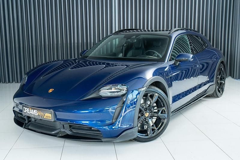 Azul Usado 2022 Porsche Taycan Turbo Sedan | € 84.900 - Imagem 1/4