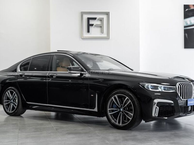 Preto Usado 2020 BMW 750 Comfort Edition Sedan | € 72.800 - Imagem 1/1
