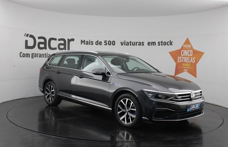 Preto Usado 2020 VW Passat GTE Sedan | € 21.899 (Preço justo) - Imagem 1/4