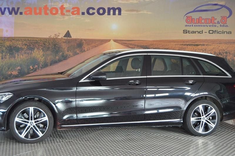 Usado Mercedes C300 306 HP (225 kW) 2020 Preto Carrinha