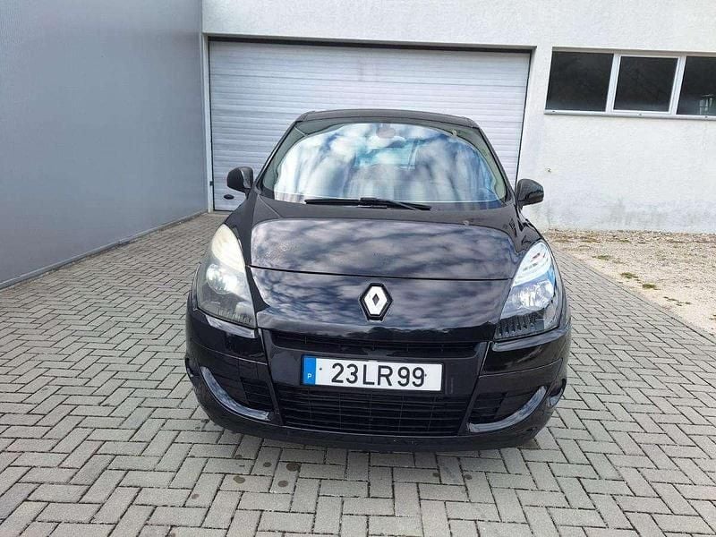 Usado Renault Scénic III 110 HP (80 kW) 2011 Preto Monovolume